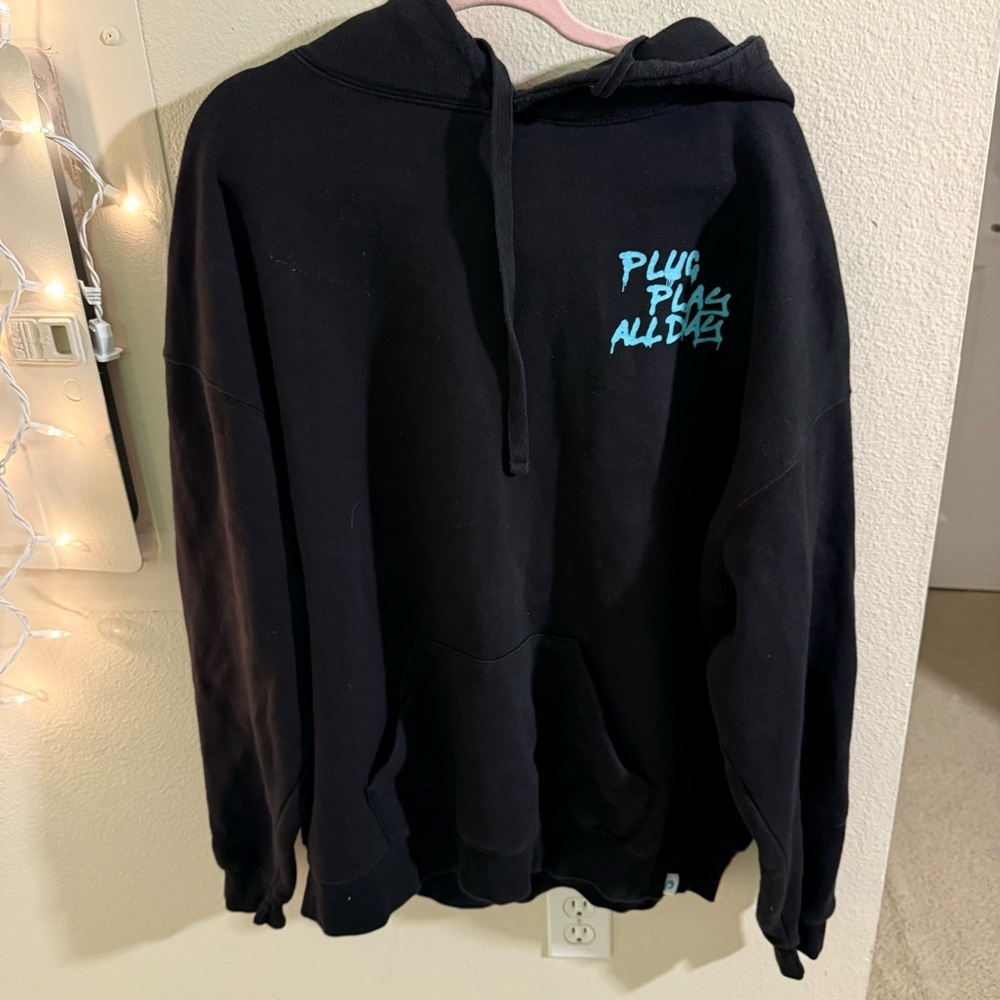 Plug Play All Day Black Hoodie Sweatshirt Men’s XL Streetwear Graphic Pullover